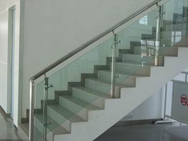 樓梯玻璃欄杆安裝實例
